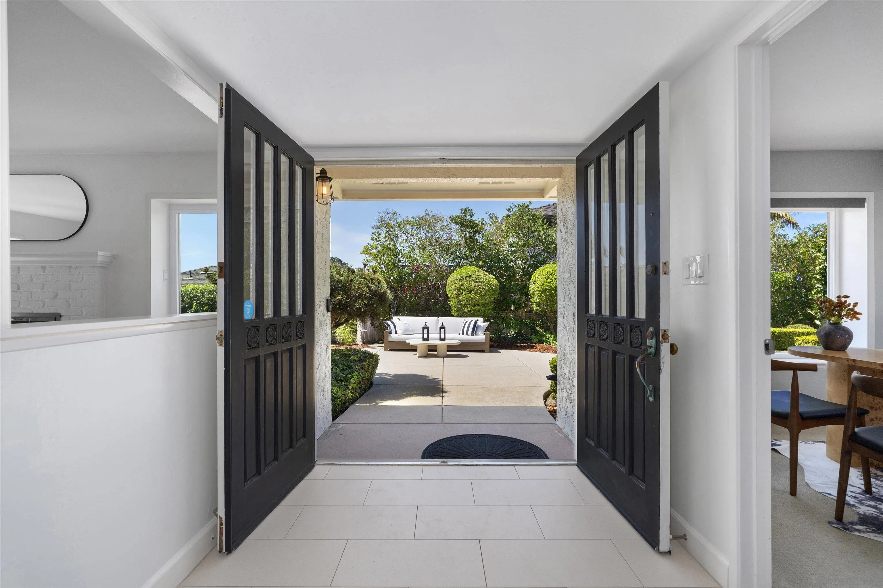 445 Avenida Primavera