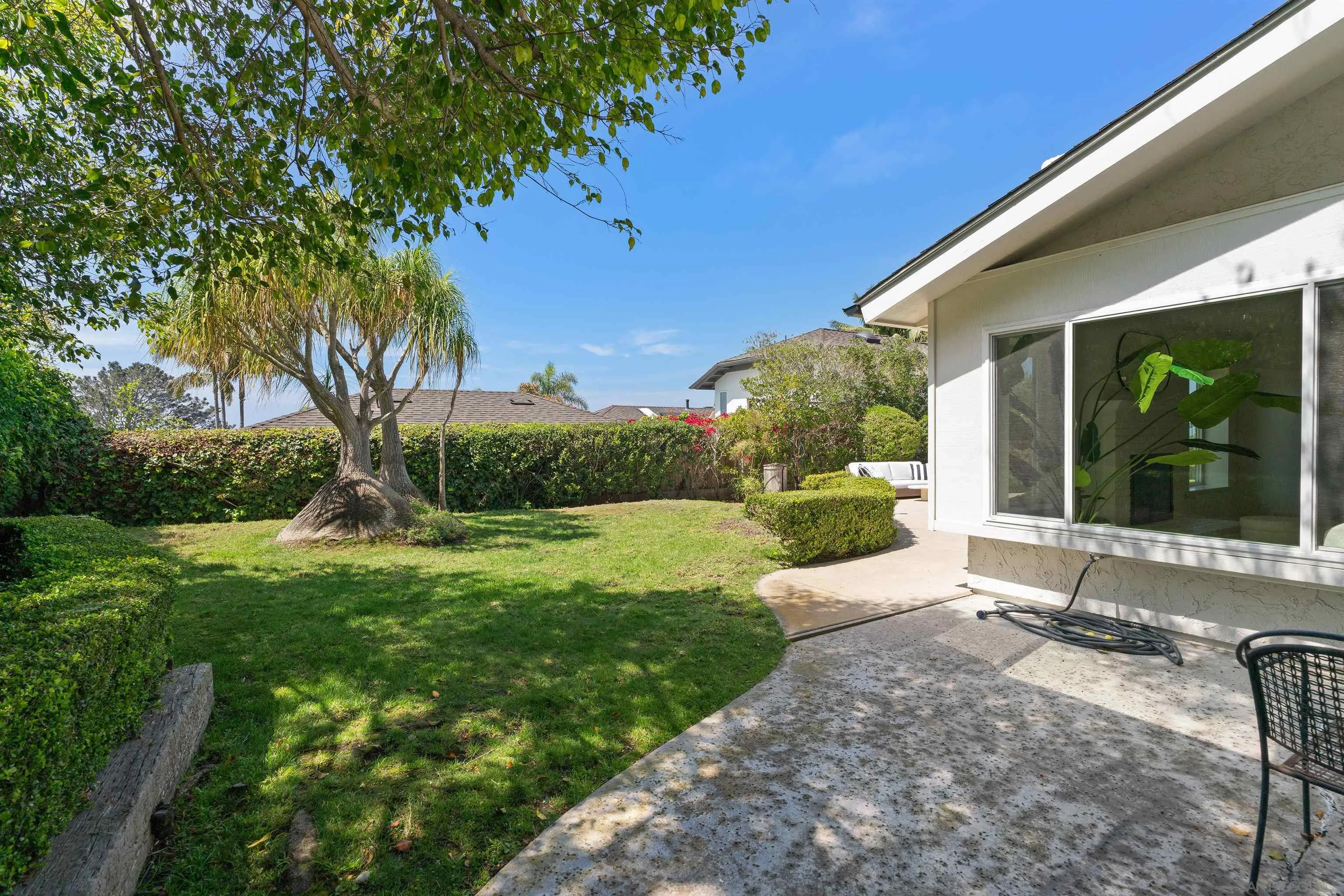 445 Avenida Primavera