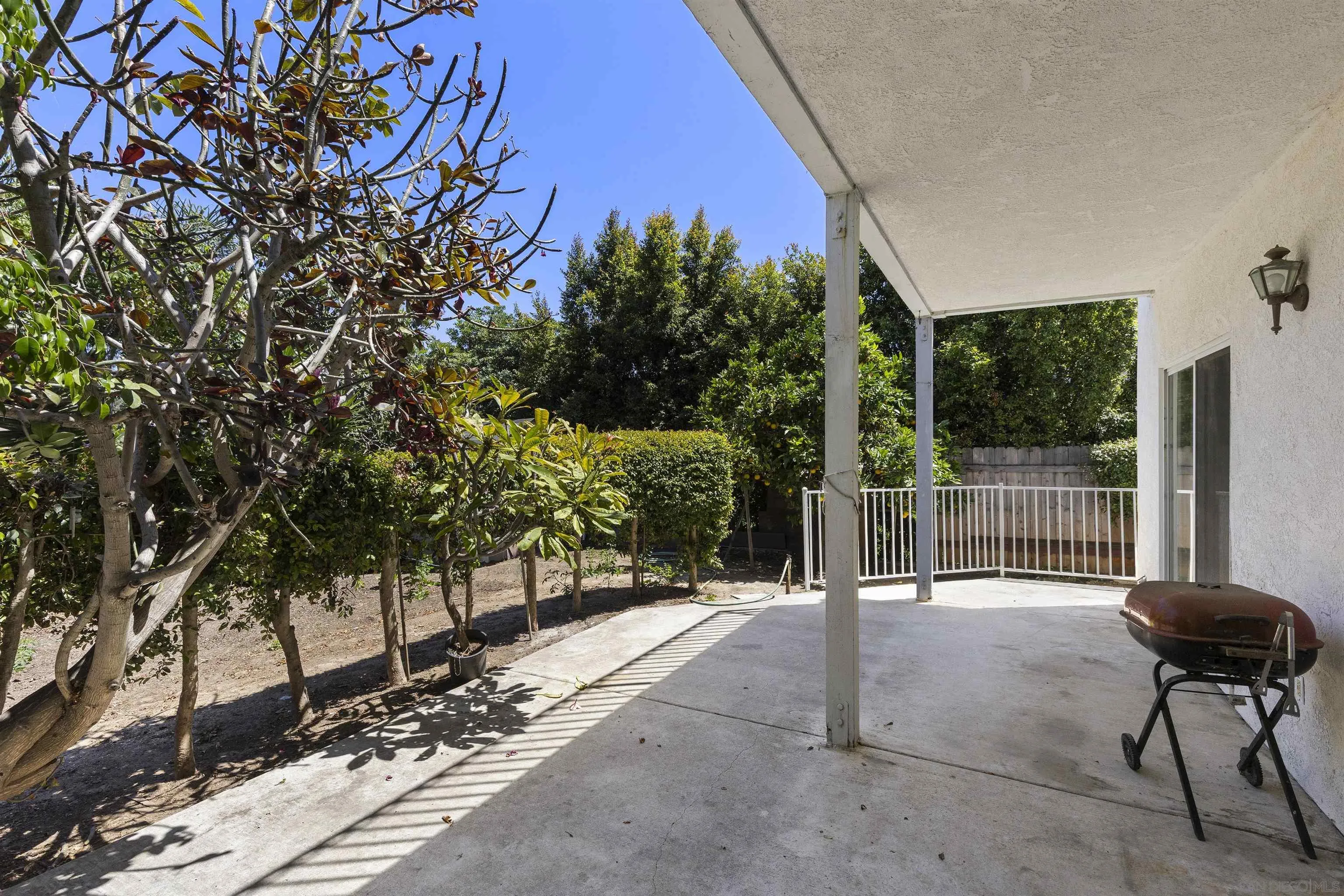 2446-2448 Sacada Cir