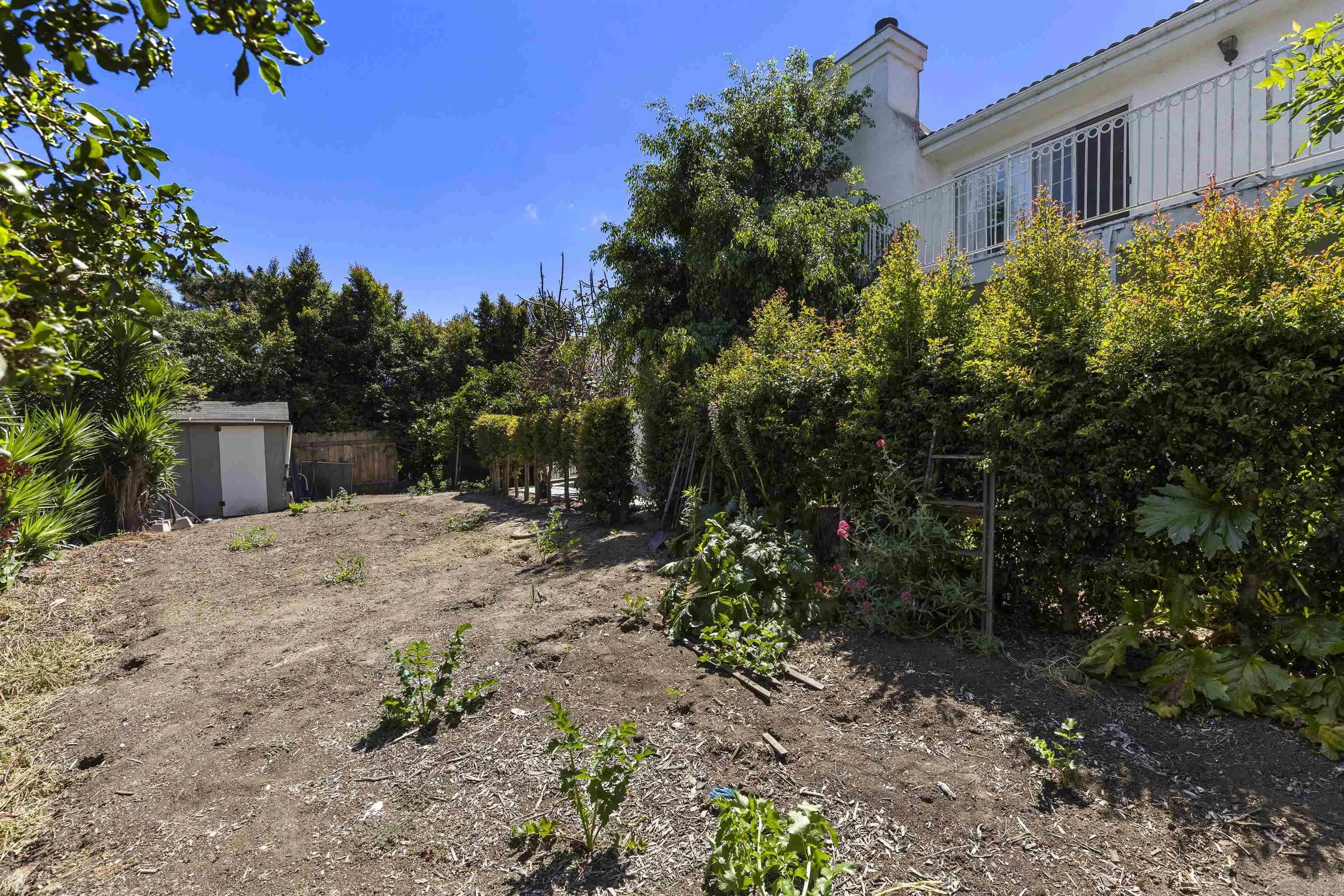 2446-2448 Sacada Cir