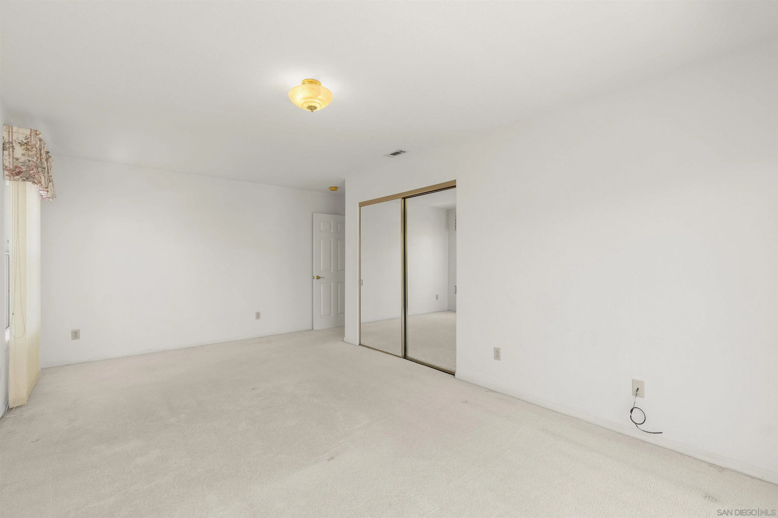 2446-2448 Sacada Cir