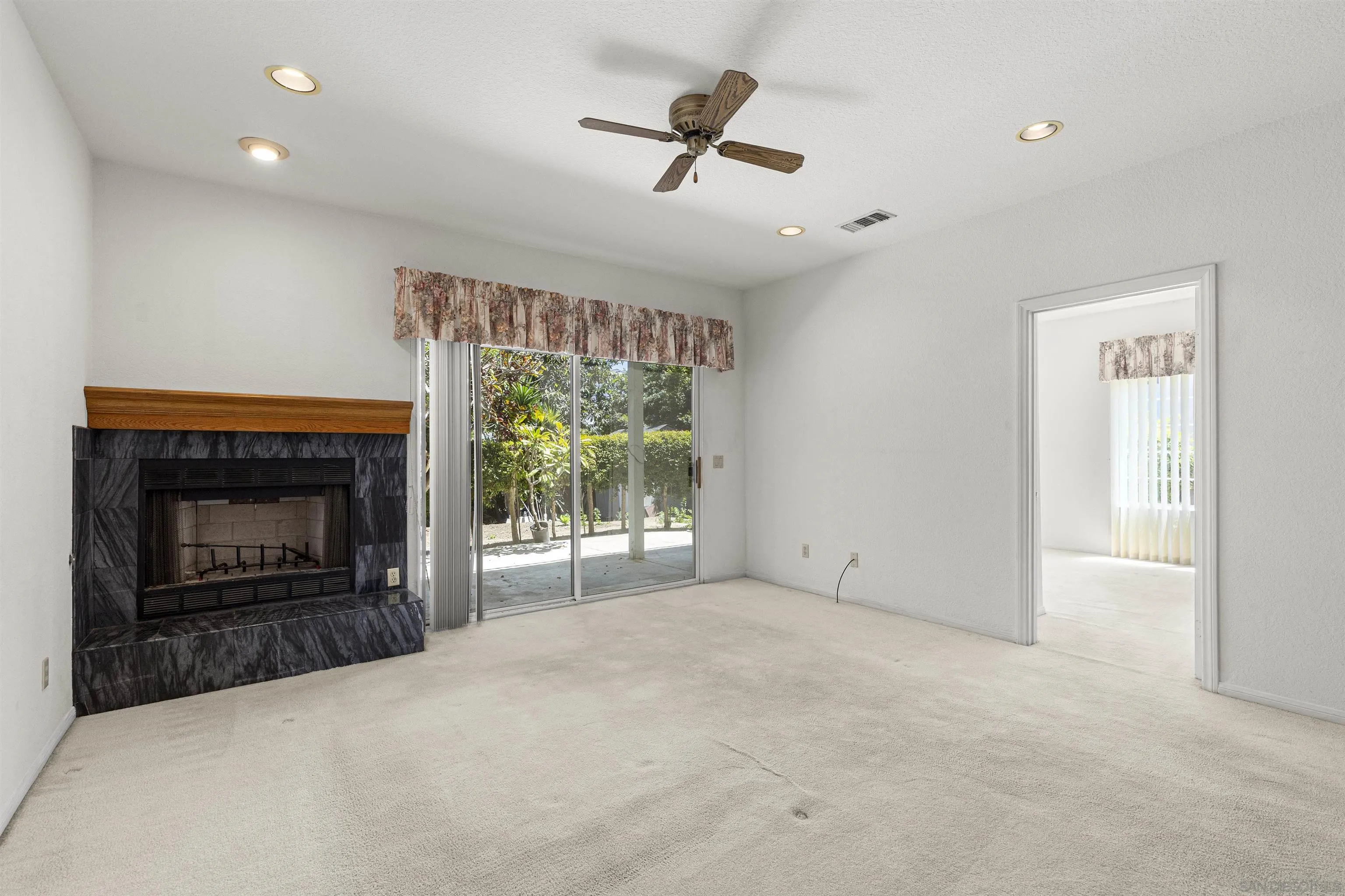 2446-2448 Sacada Cir