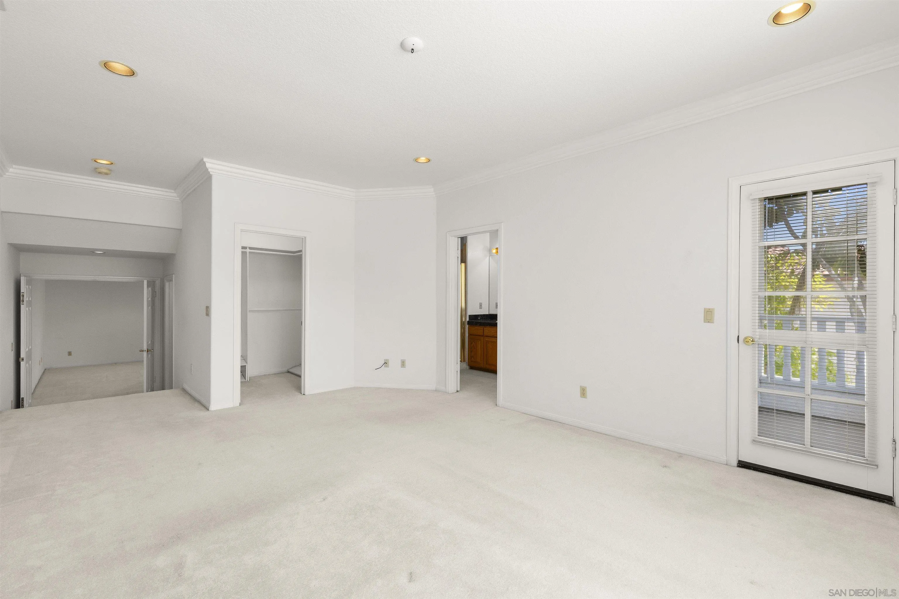 2446-2448 Sacada Cir