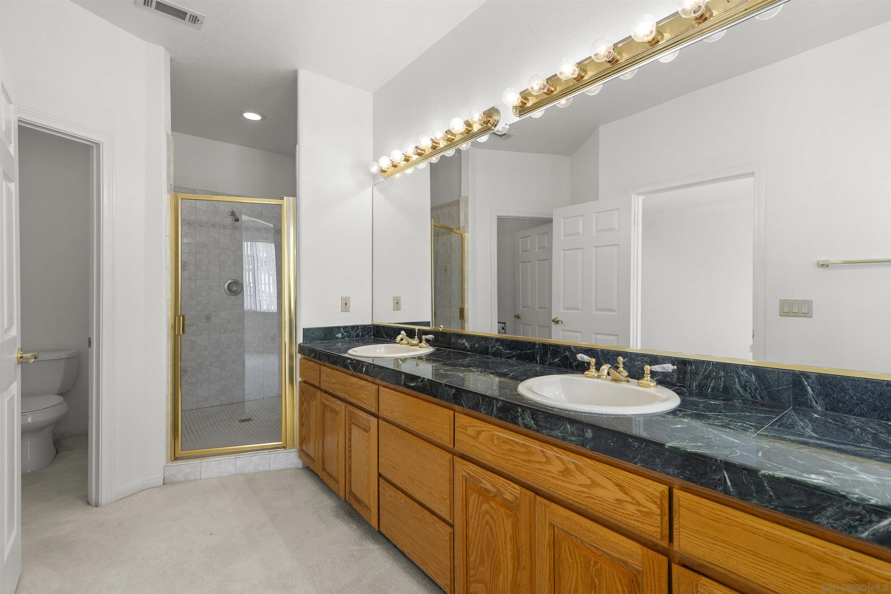 2446-2448 Sacada Cir