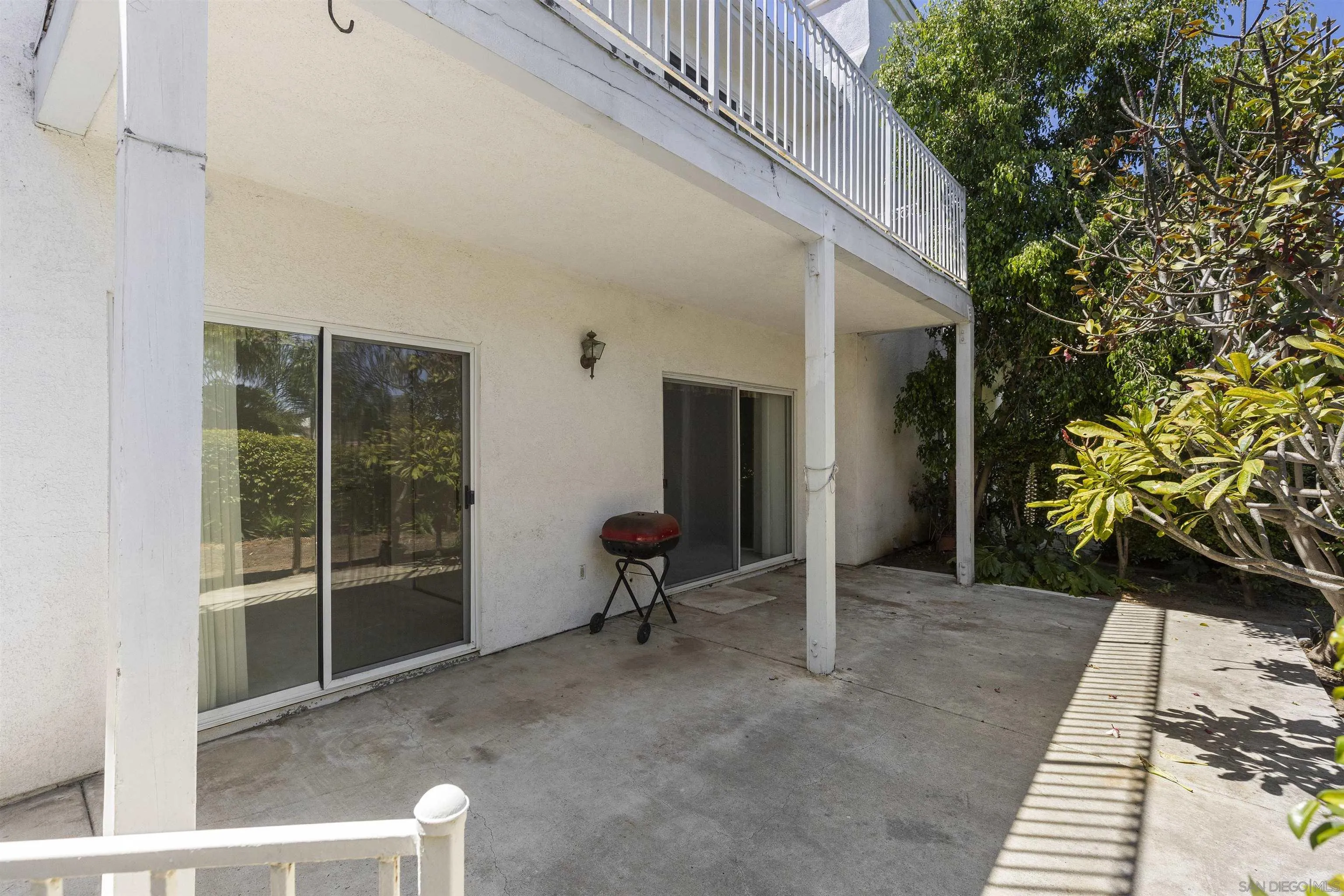 2446-2448 Sacada Cir