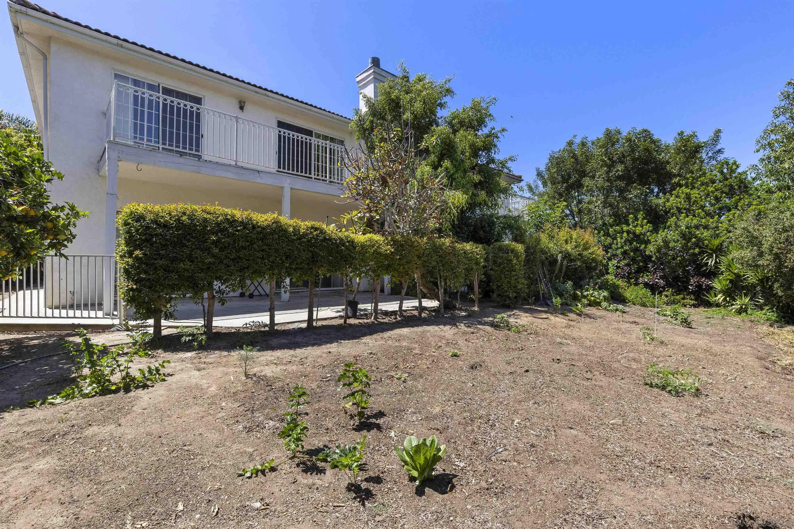 2446-2448 Sacada Cir