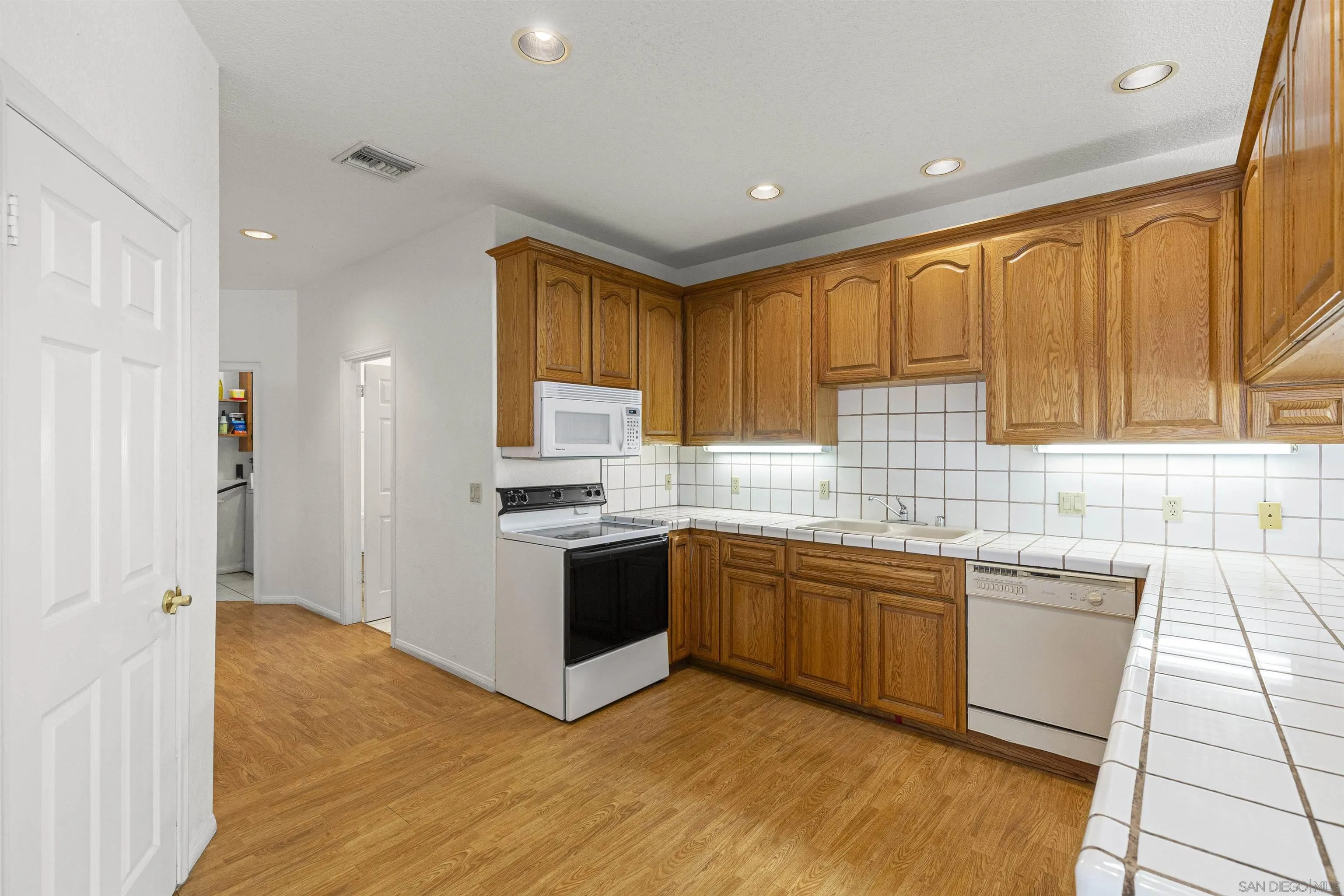 2446-2448 Sacada Cir