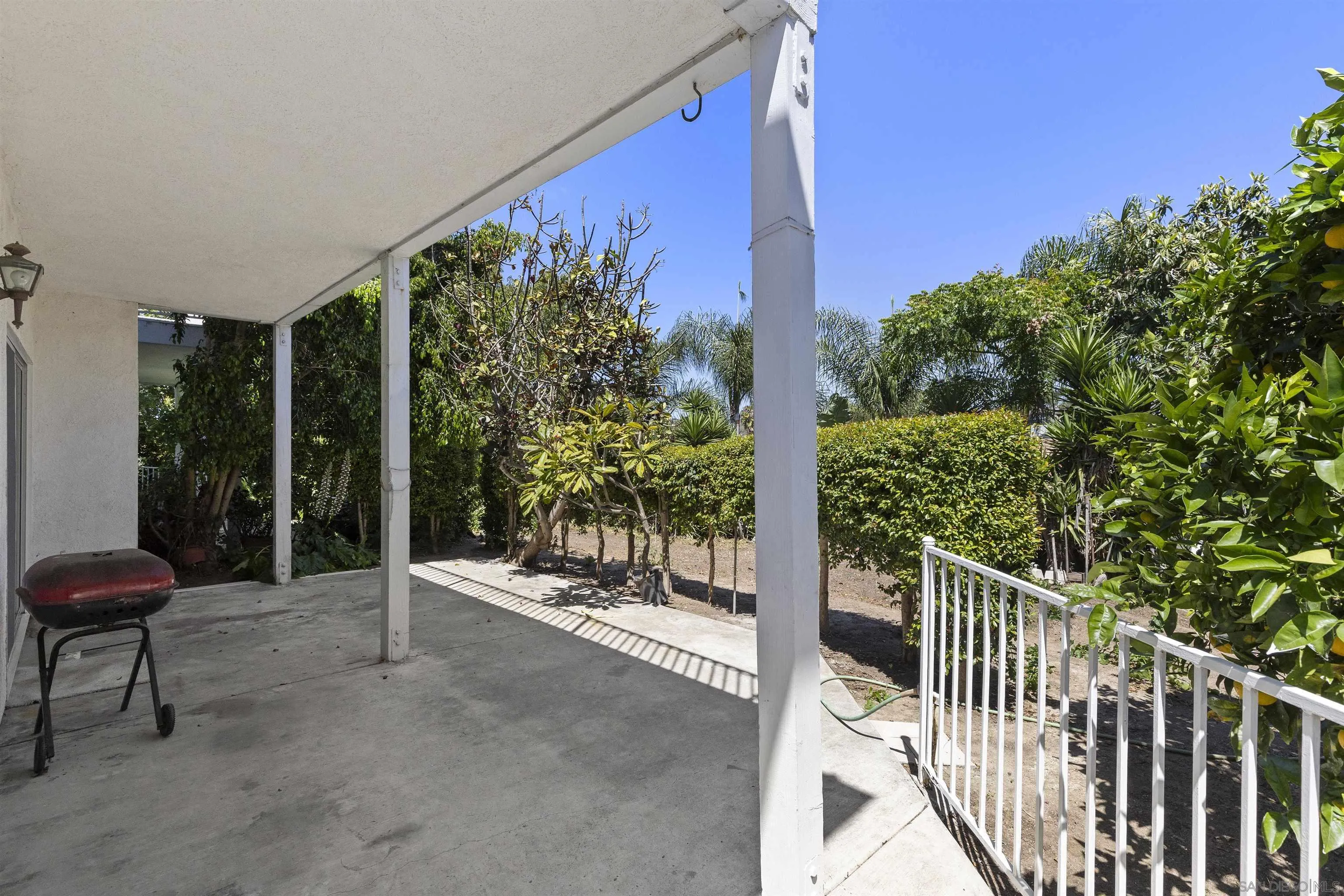 2446-2448 Sacada Cir
