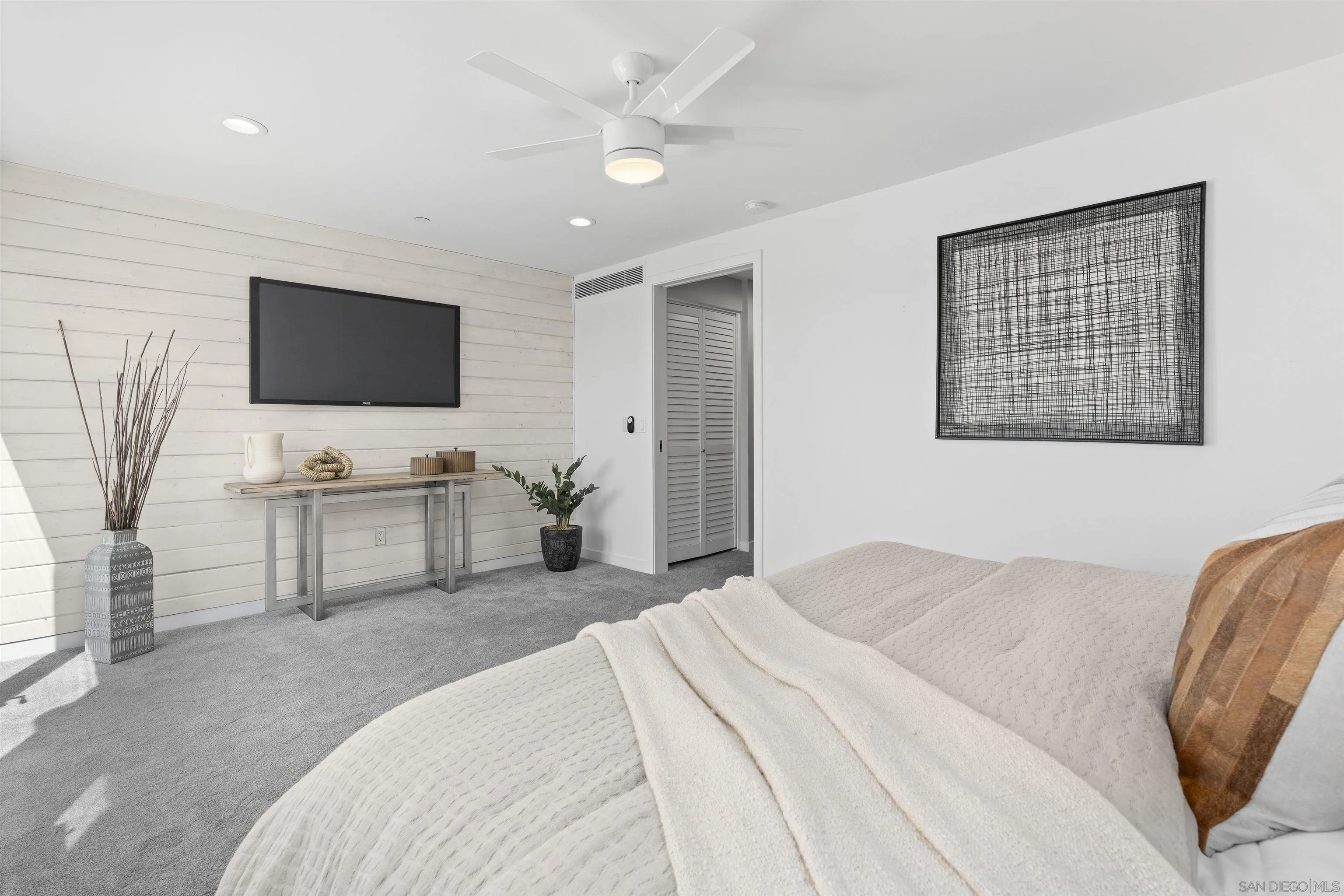 215 2nd St Unit 101