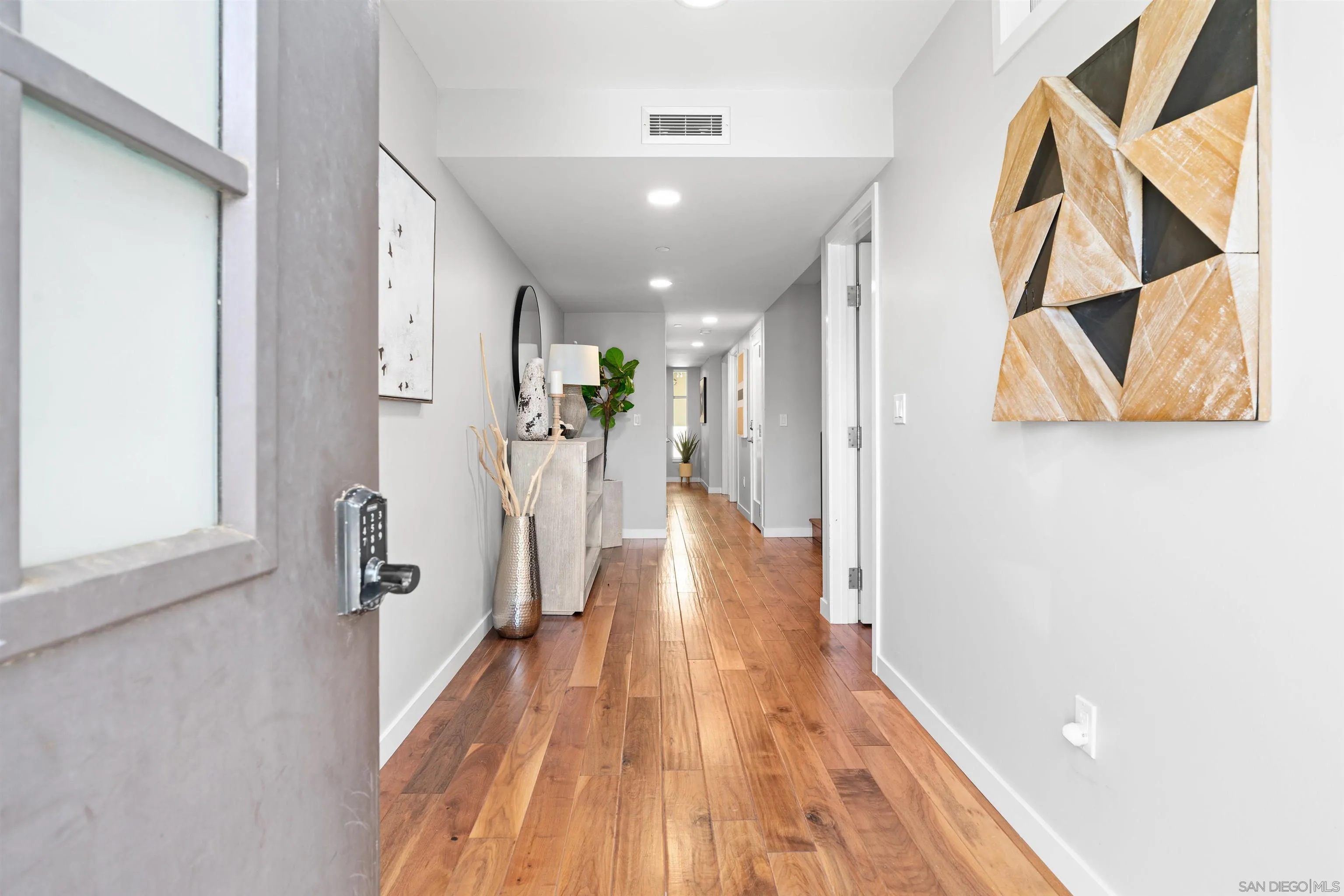 215 2nd St Unit 101
