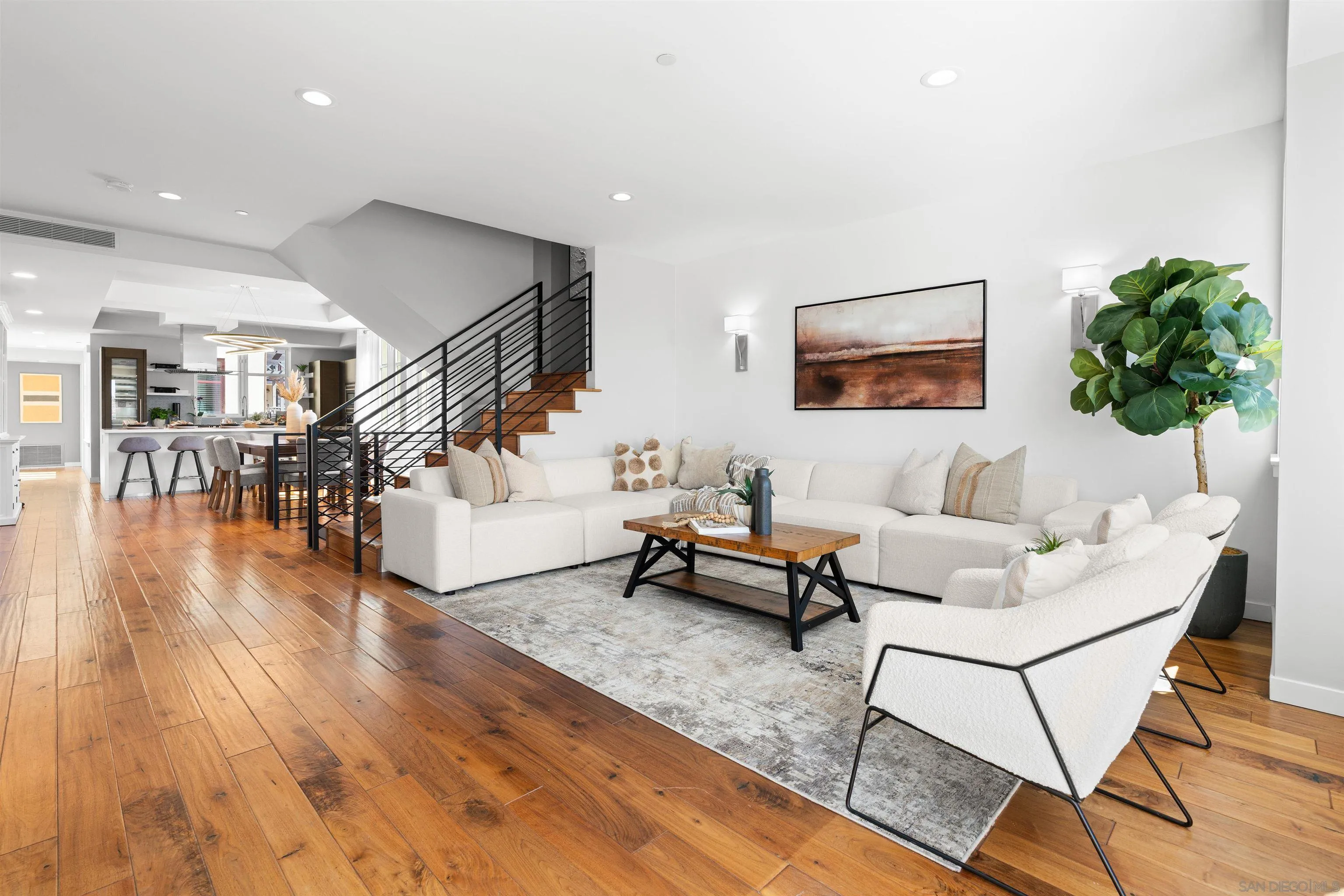 215 2nd St Unit 101