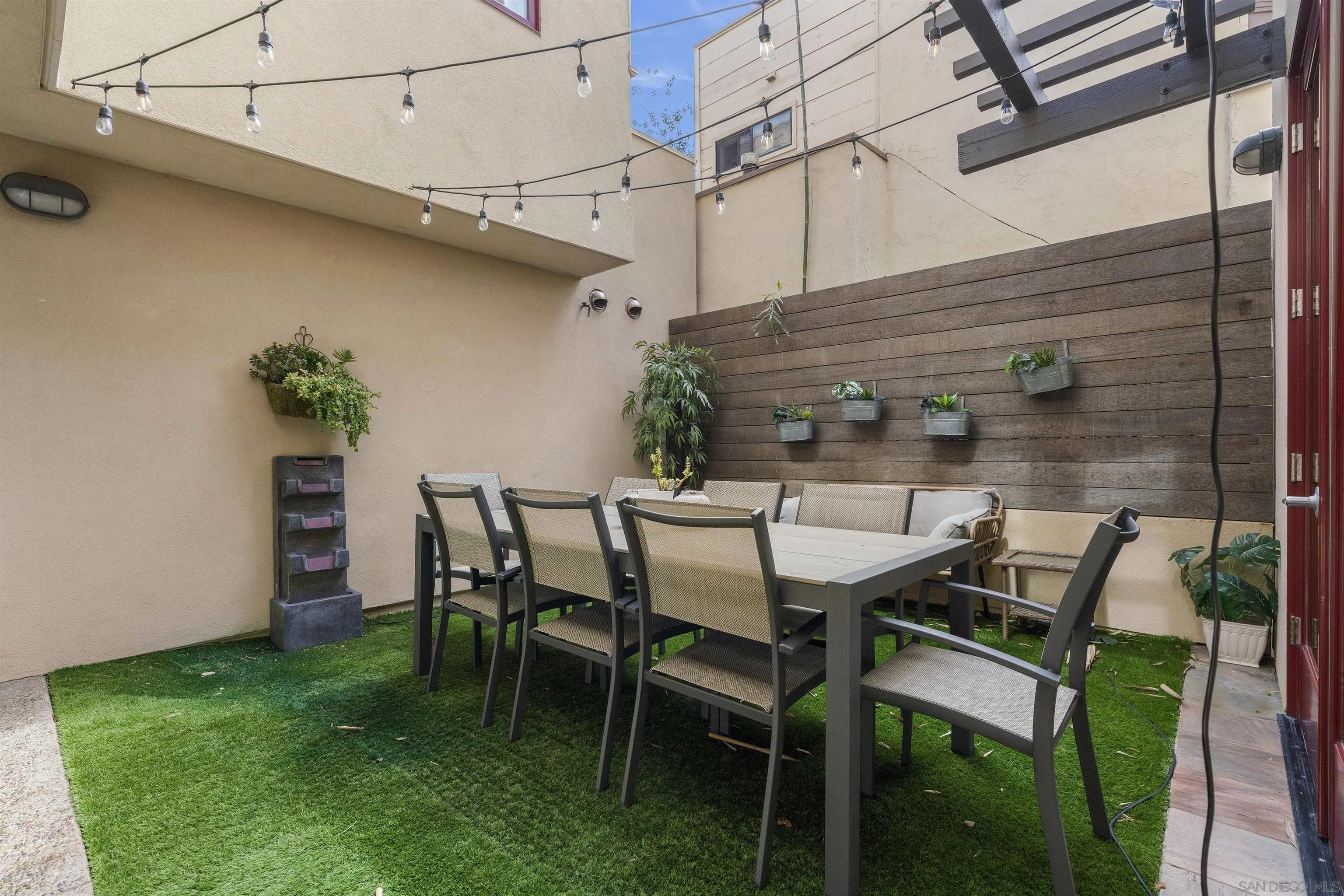 215 2nd St Unit 101