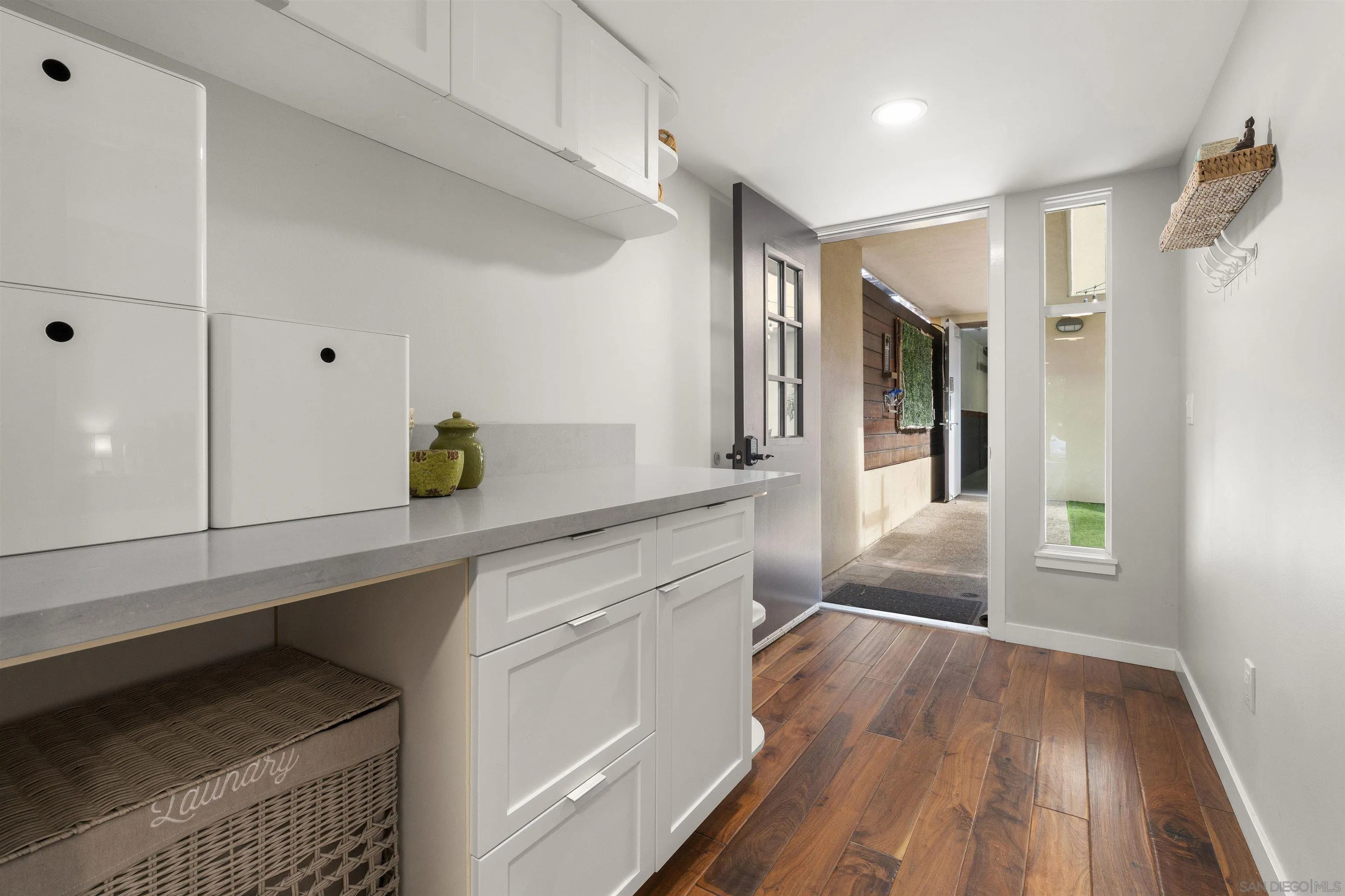 215 2nd St Unit 101