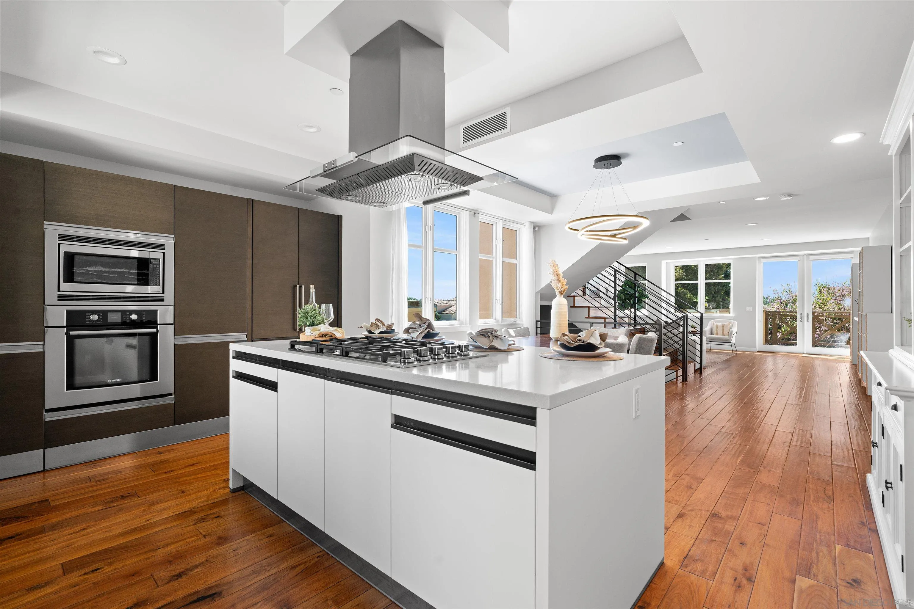215 2nd St Unit 101
