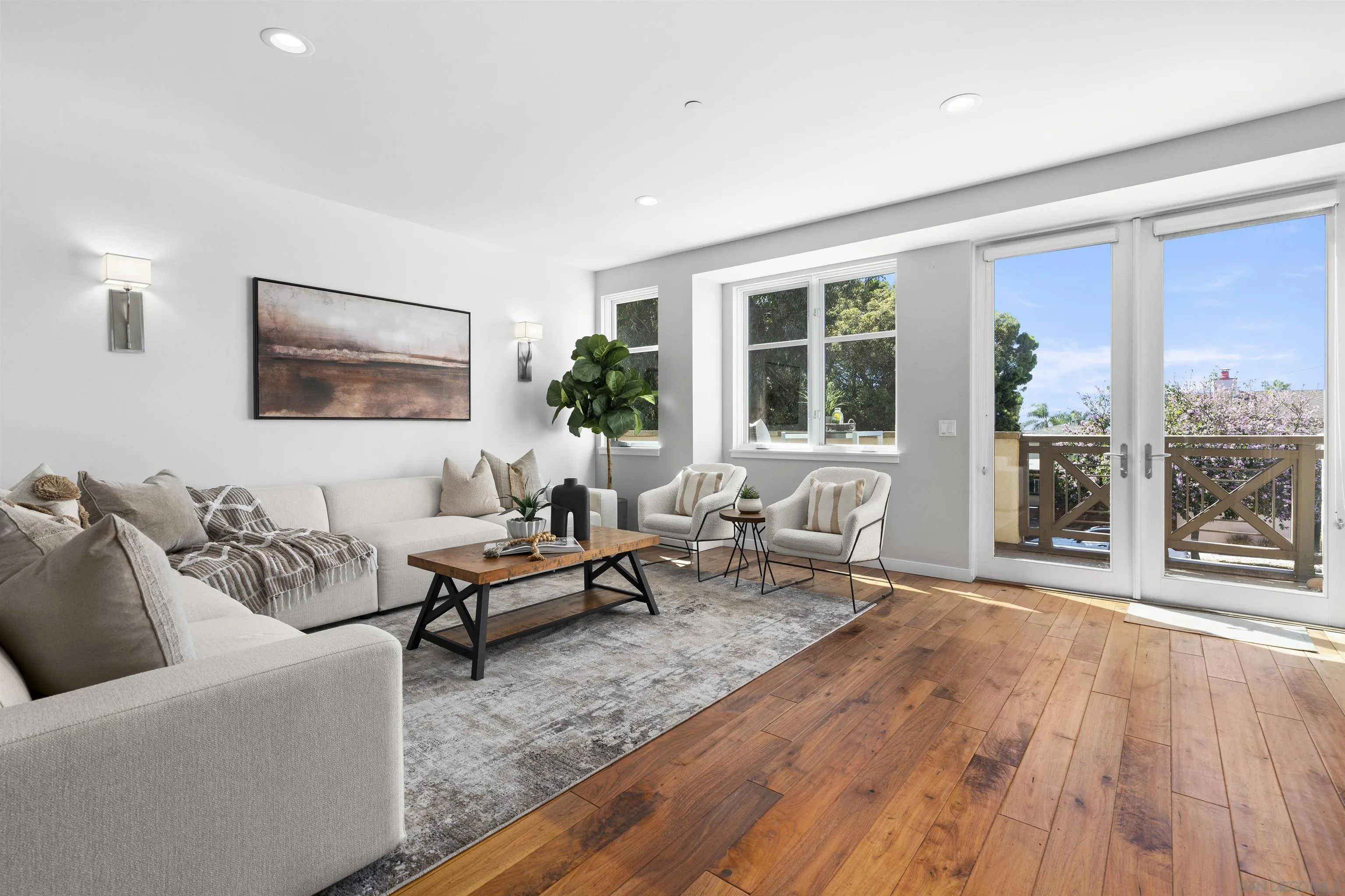 215 2nd St Unit 101
