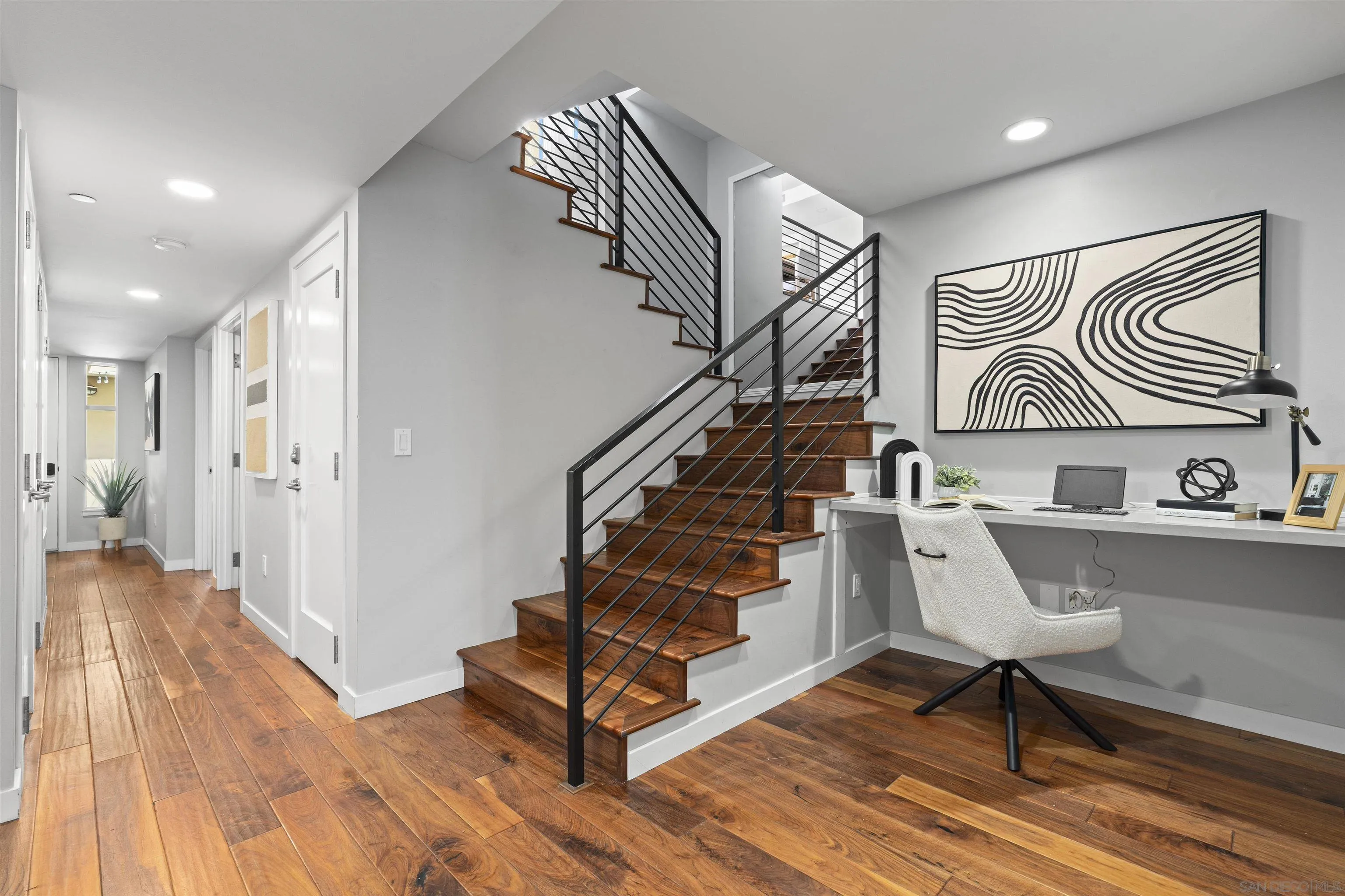 215 2nd St Unit 101