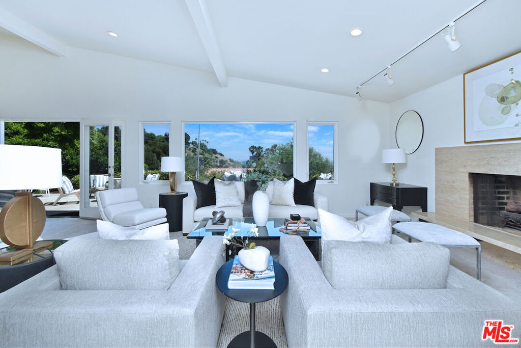 3865 Scadlock Lane
