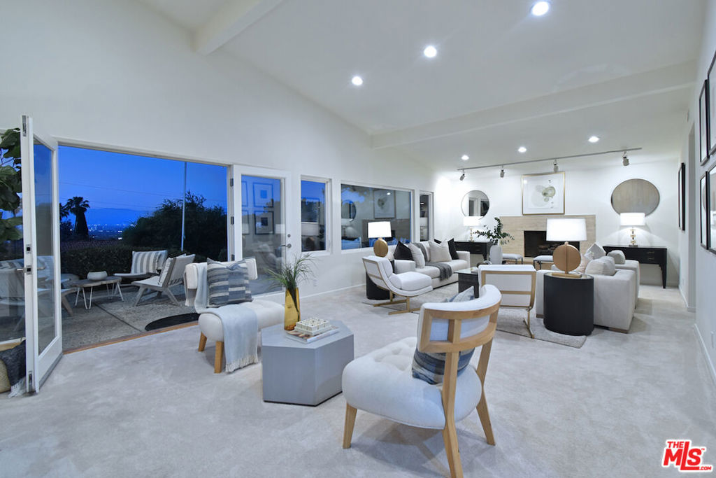 3865 Scadlock Lane
