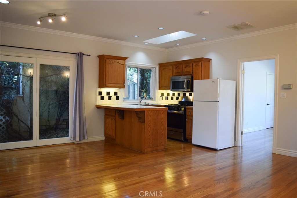 4638 Seratt Place