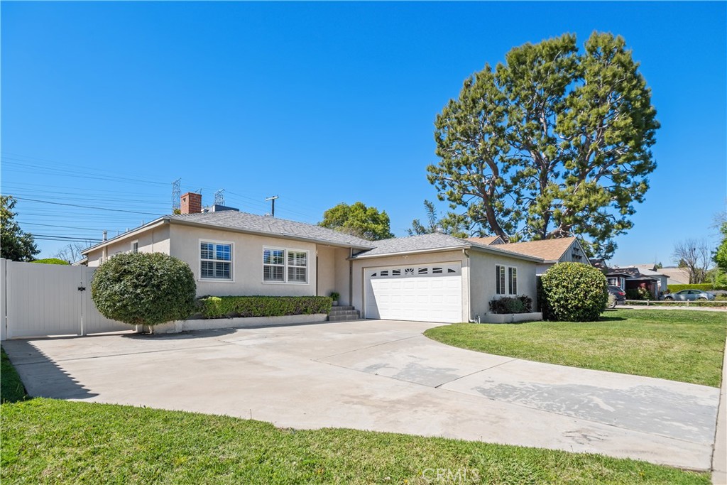 8909 Rhea Ave