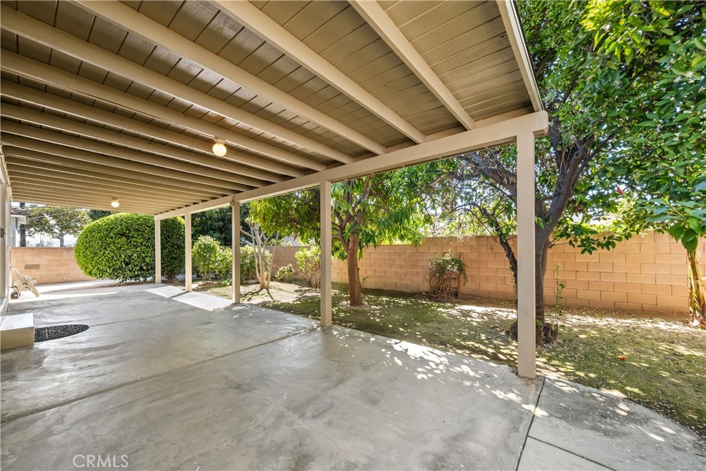 8909 Rhea Ave
