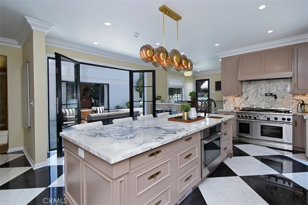 5005 Los Feliz Boulevard