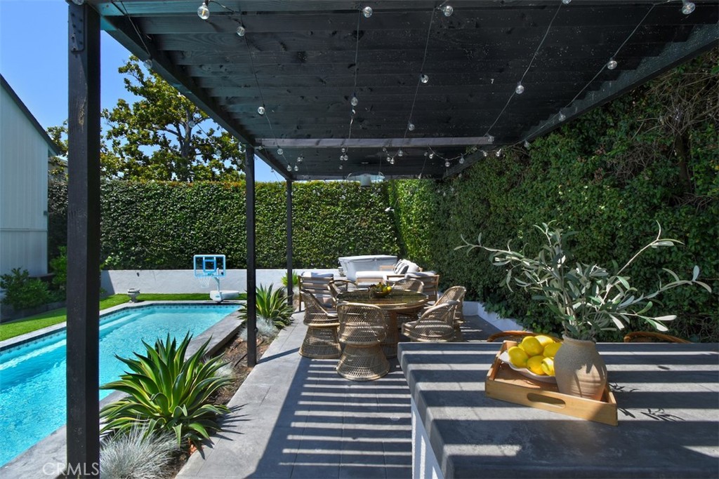 5005 Los Feliz Boulevard