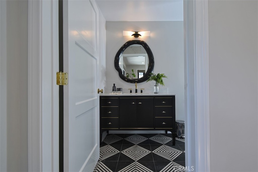 5005 Los Feliz Boulevard