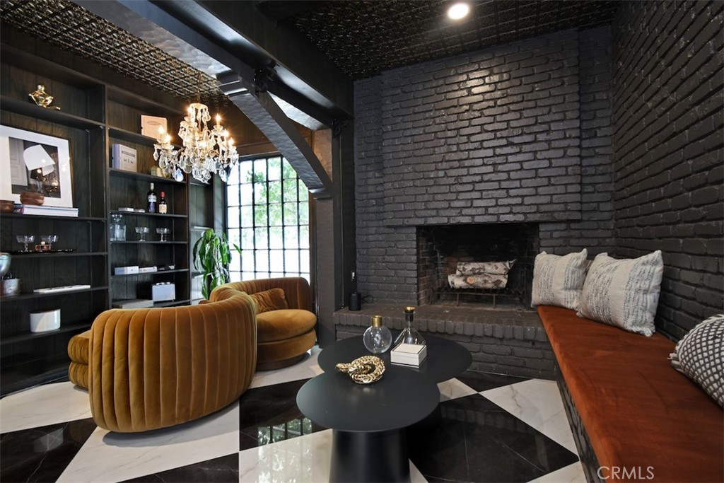 5005 Los Feliz Boulevard