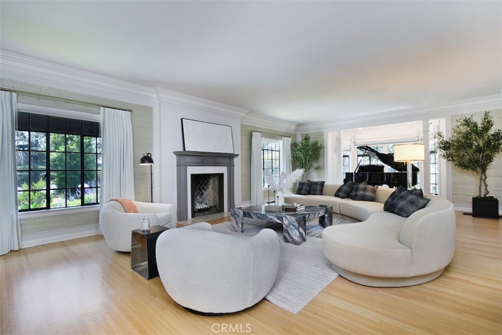 5005 Los Feliz Boulevard