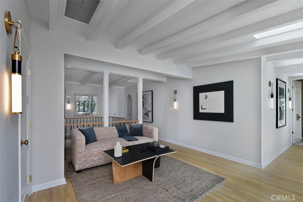 5005 Los Feliz Boulevard