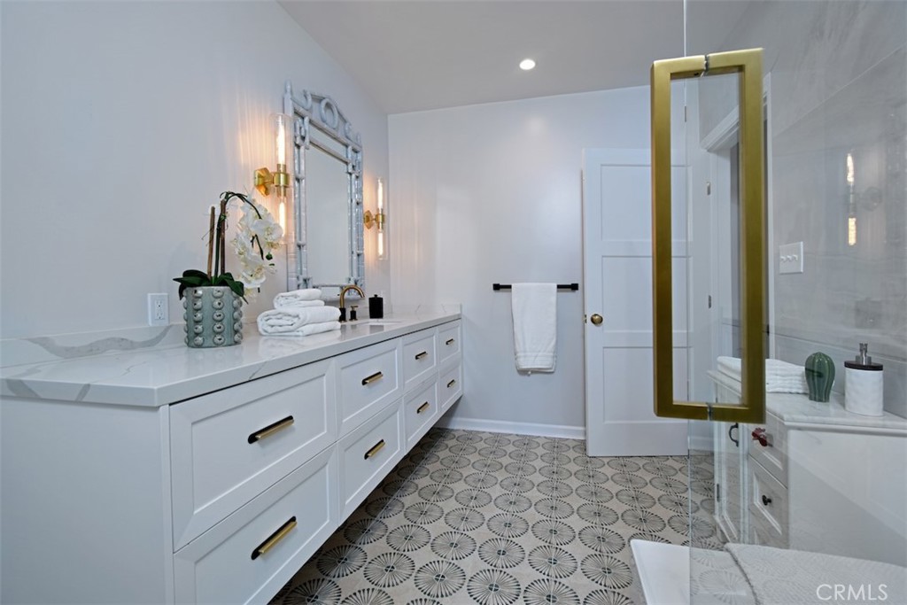 5005 Los Feliz Boulevard