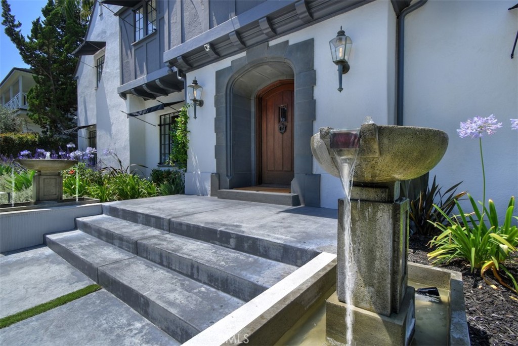 5005 Los Feliz Boulevard