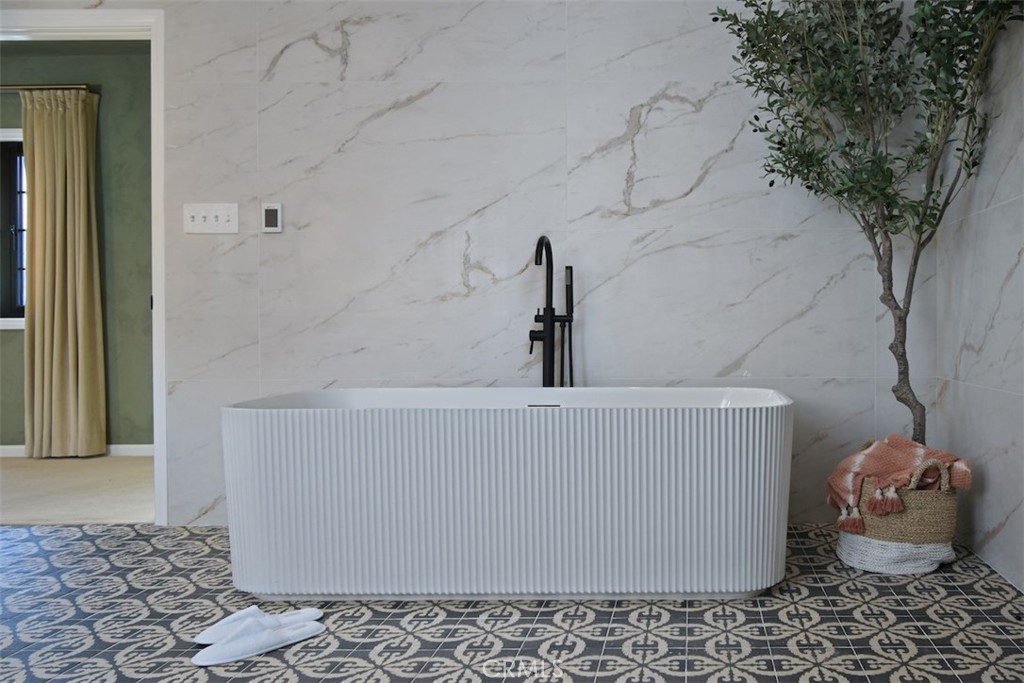 5005 Los Feliz Boulevard