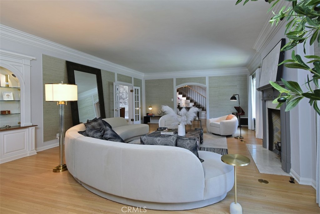 5005 Los Feliz Boulevard