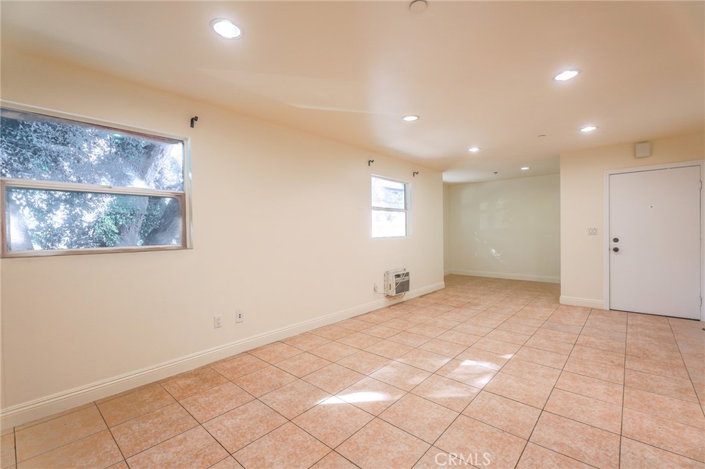 6364 Sylmar