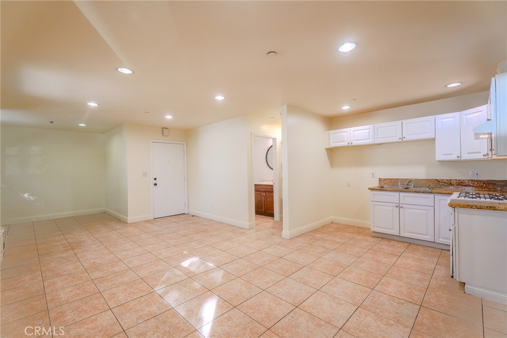 6364 Sylmar