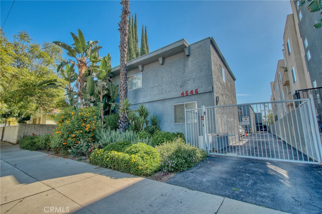 4546 Murietta Avenue 211