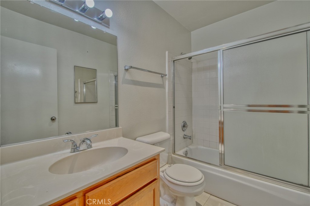 4546 Murietta Avenue 211