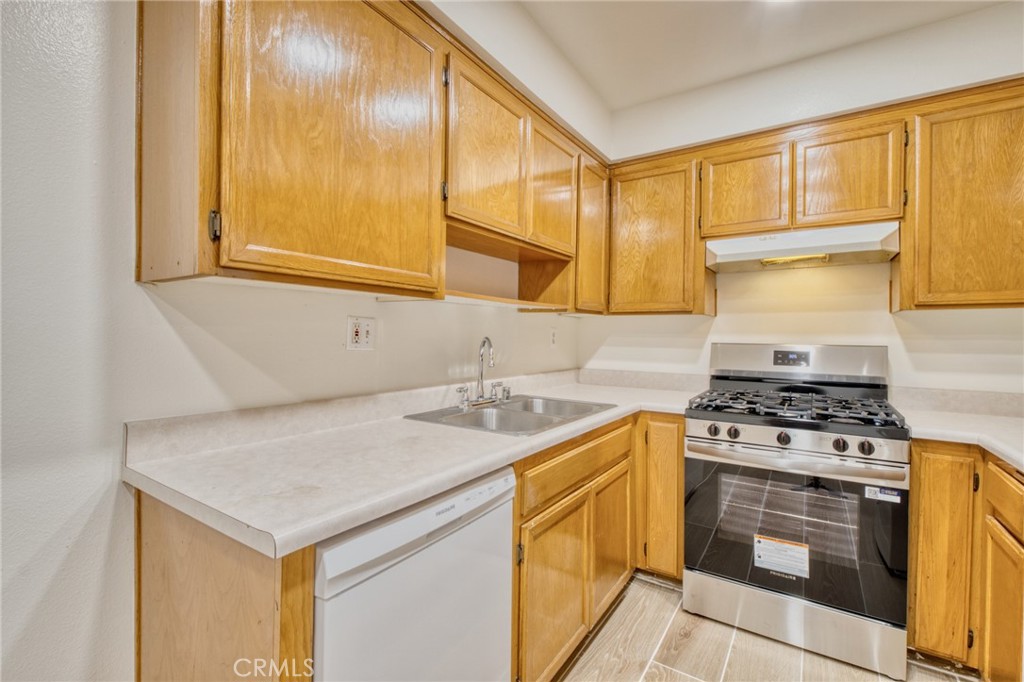 4546 Murietta Avenue 105