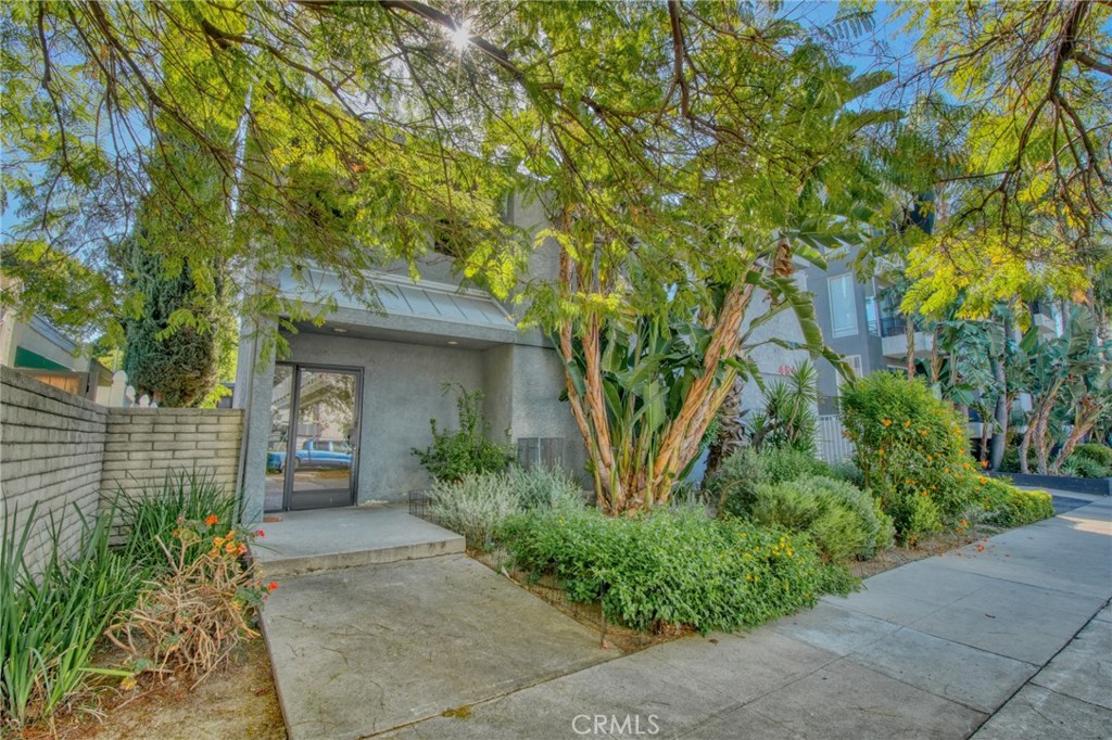 4546 Murietta Avenue 105