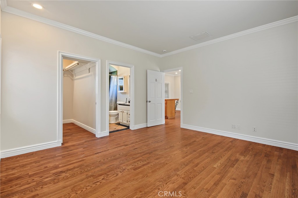 4628 Seratt Place