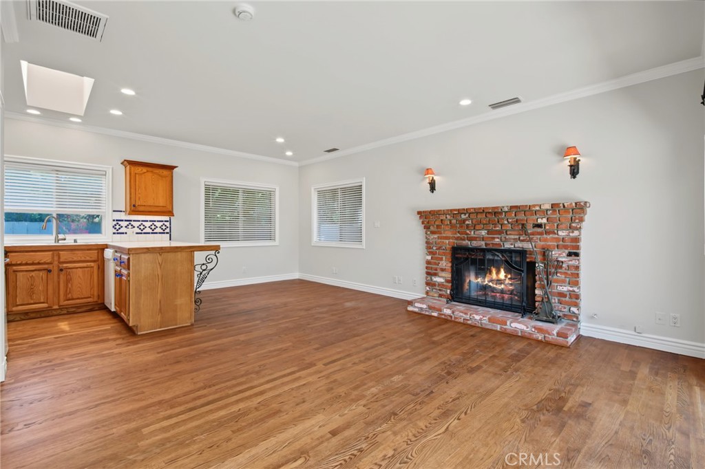 4628 Seratt Place