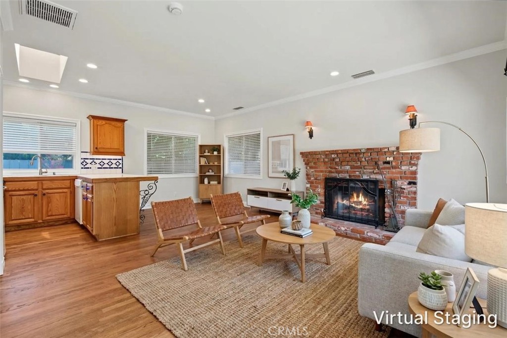 4628 Seratt Place