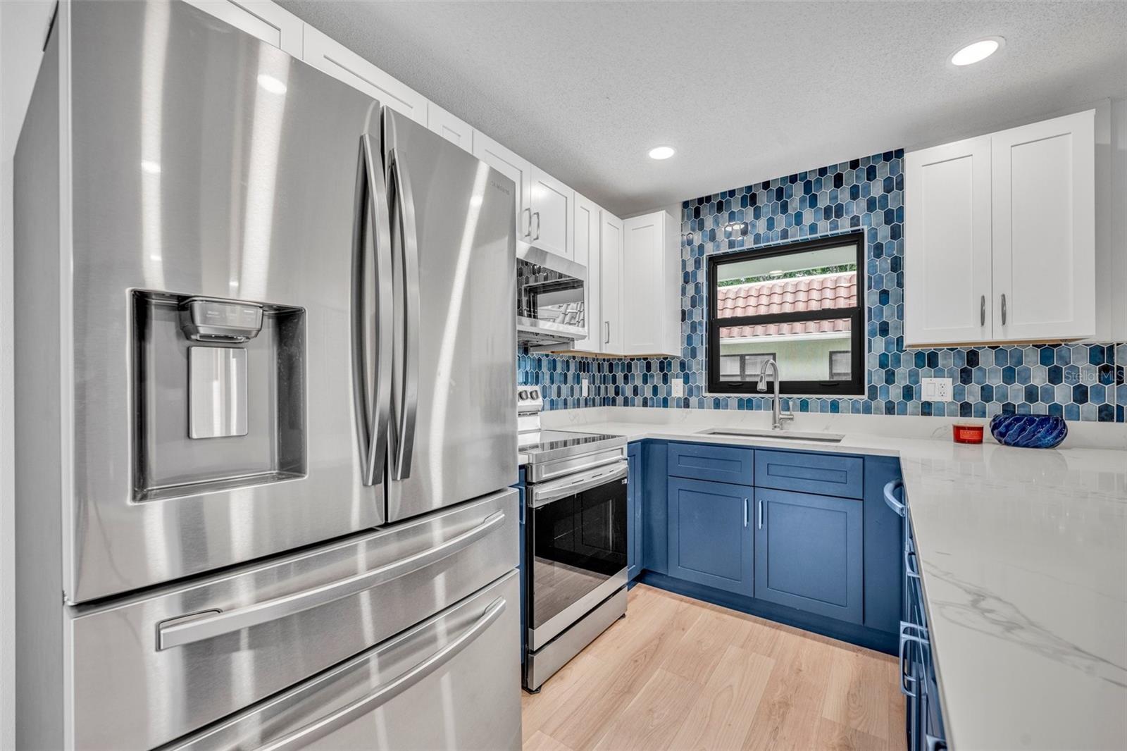 535 N INTERLACHEN AVE #304