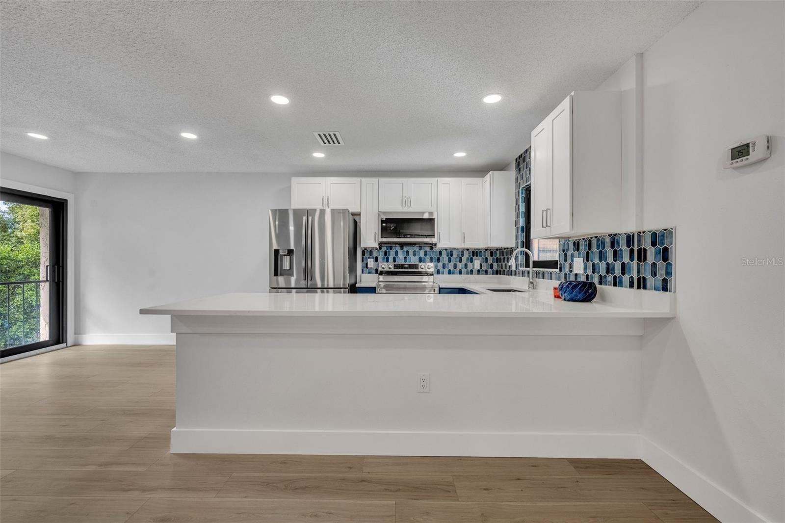 535 N INTERLACHEN AVE #304