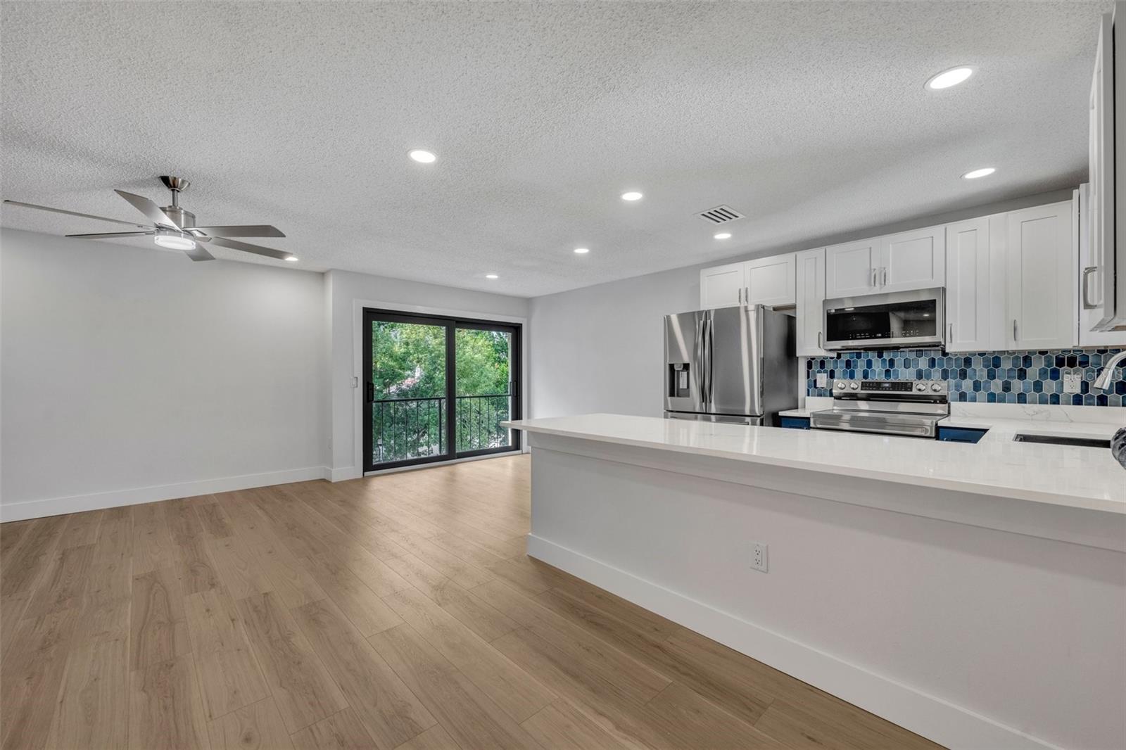 535 N INTERLACHEN AVE #304