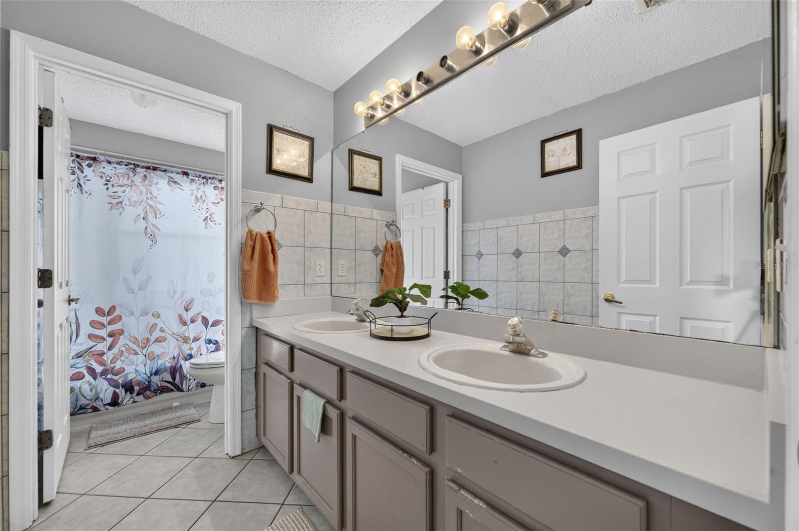 268 EASTON CIR