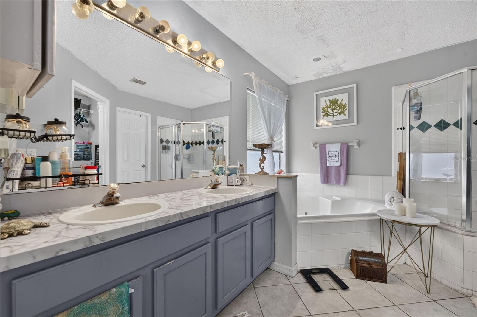 268 EASTON CIR