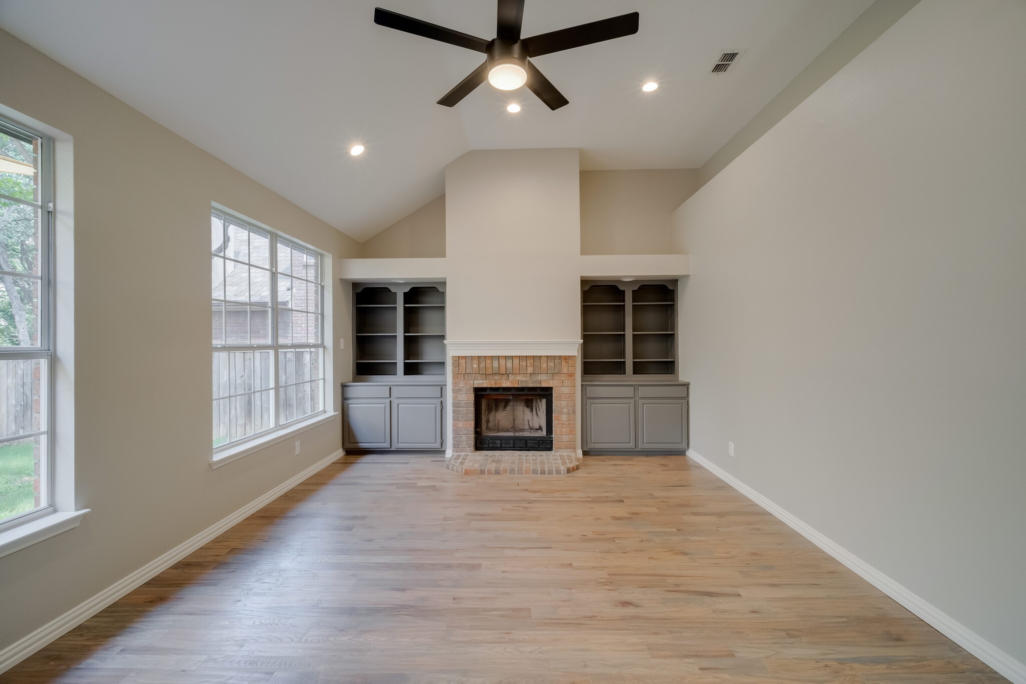 1093 W Winding Creek Drive